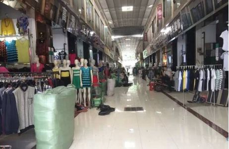 廣州尾貨市場(chǎng)大揭秘 服裝批發(fā)新機(jī)遇